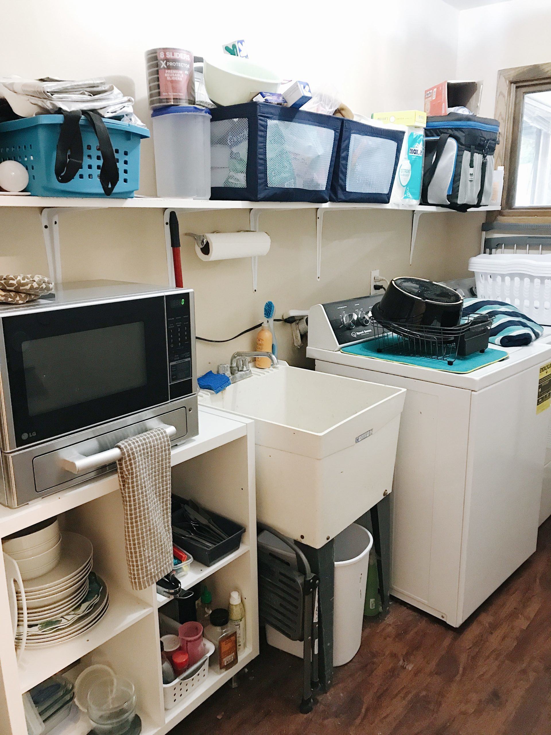 Set up a dishwashing station in your laundry room for your temporary kitchen