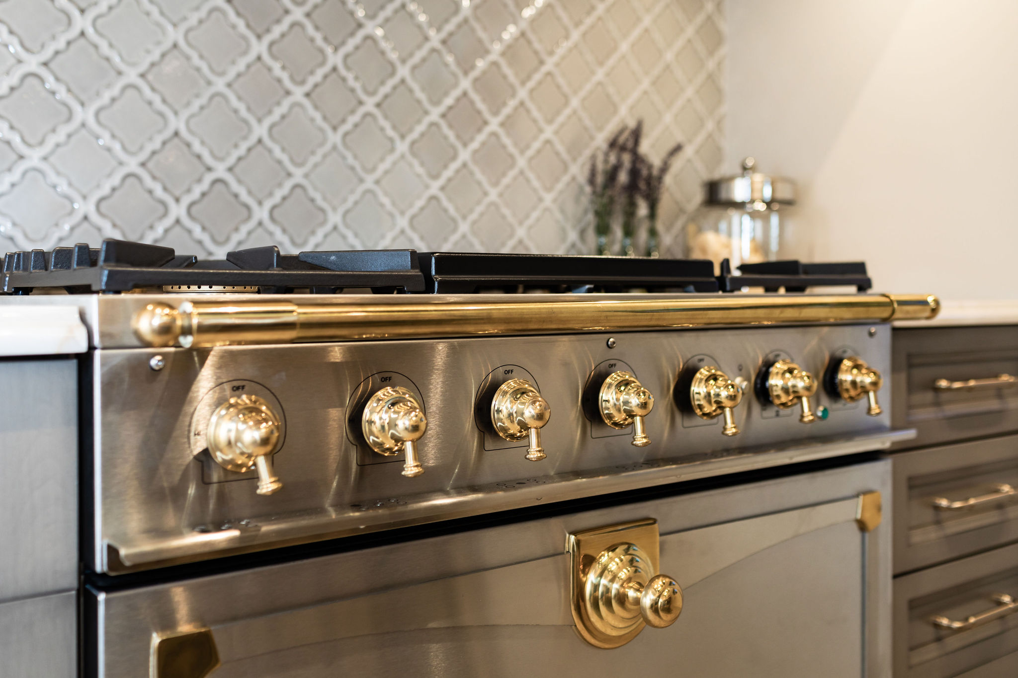 Luxury Range in Full-Service Kitchen Design Showroom