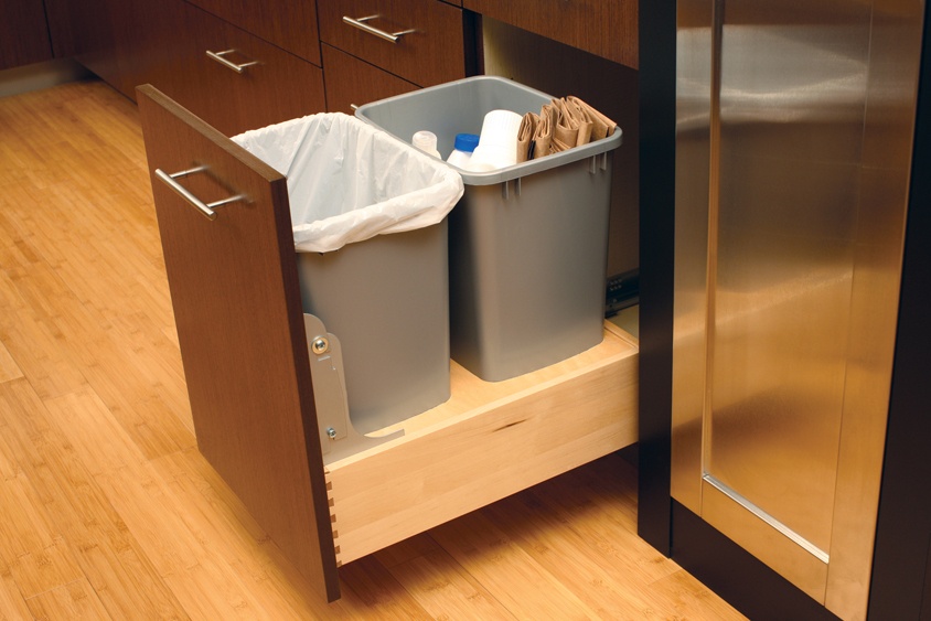 pull-out with double bins for trash and recycling