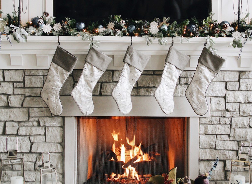 10 Ways to Cozy Up Your Home for the Holidays