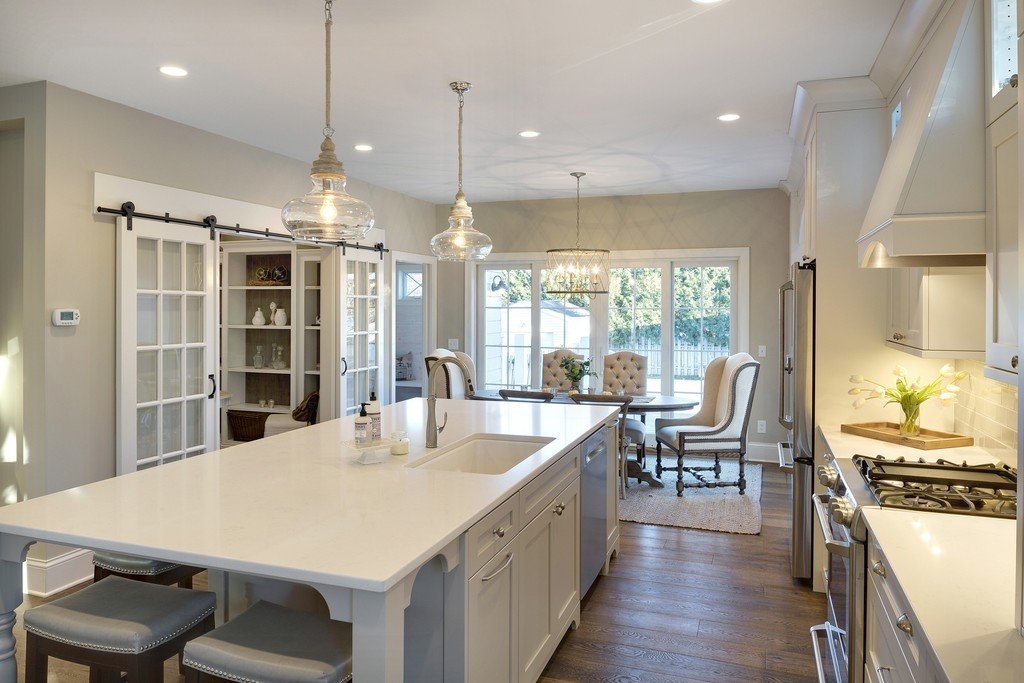 Small White Cottage Transitional Kitchen