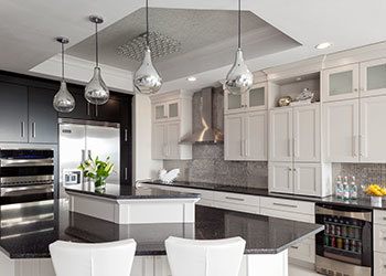 Black and White Transitional Kitchen in Fort Meyers Beach, FL