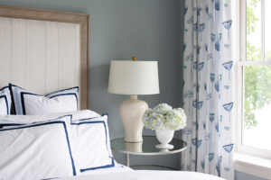 StudioM_ECTradStyleHome_WebRes_PrimaryBedroomRoom-01