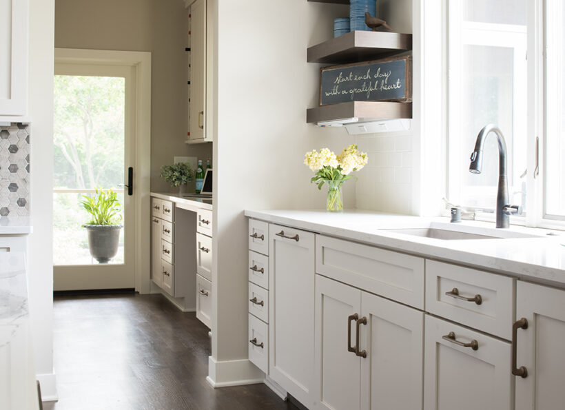Classic and Cozy Transitional Kitchen